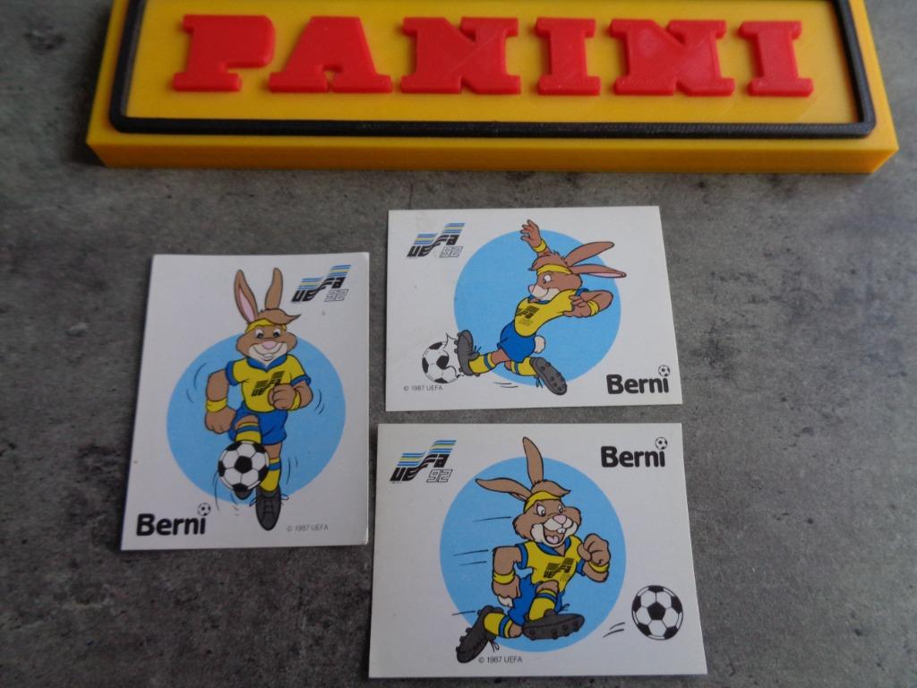PANINI VOETBAL STICKERS EURO 92 EK EMBLEMEN 3X BERNI, Hobby en Vrije tijd, Stickers en Plaatjes, Ophalen of Verzenden