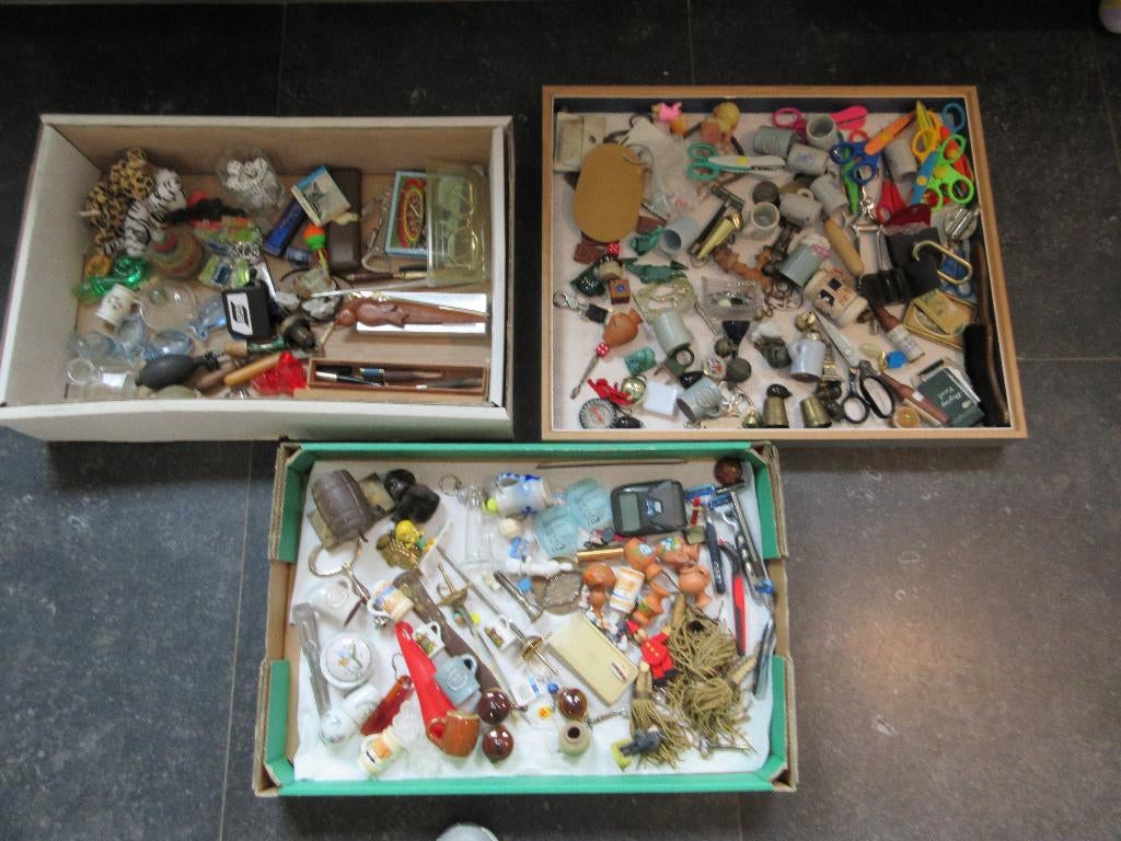 Lot brocante rommelmarkt 3 dozen zoals op foto 1 doe een bod, Ophalen