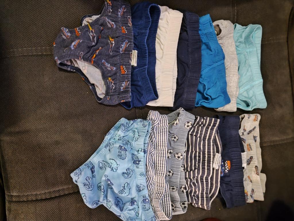 Lot de 13 slips taille 6 ans, Enlèvement, Utilisé, Garçon, Vêtements de nuit ou Sous-vêtements