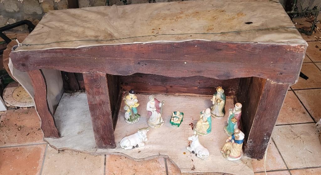 Crèche de Noël SANS LES PERSONNAGES, Divers, Enlèvement, Utilisé