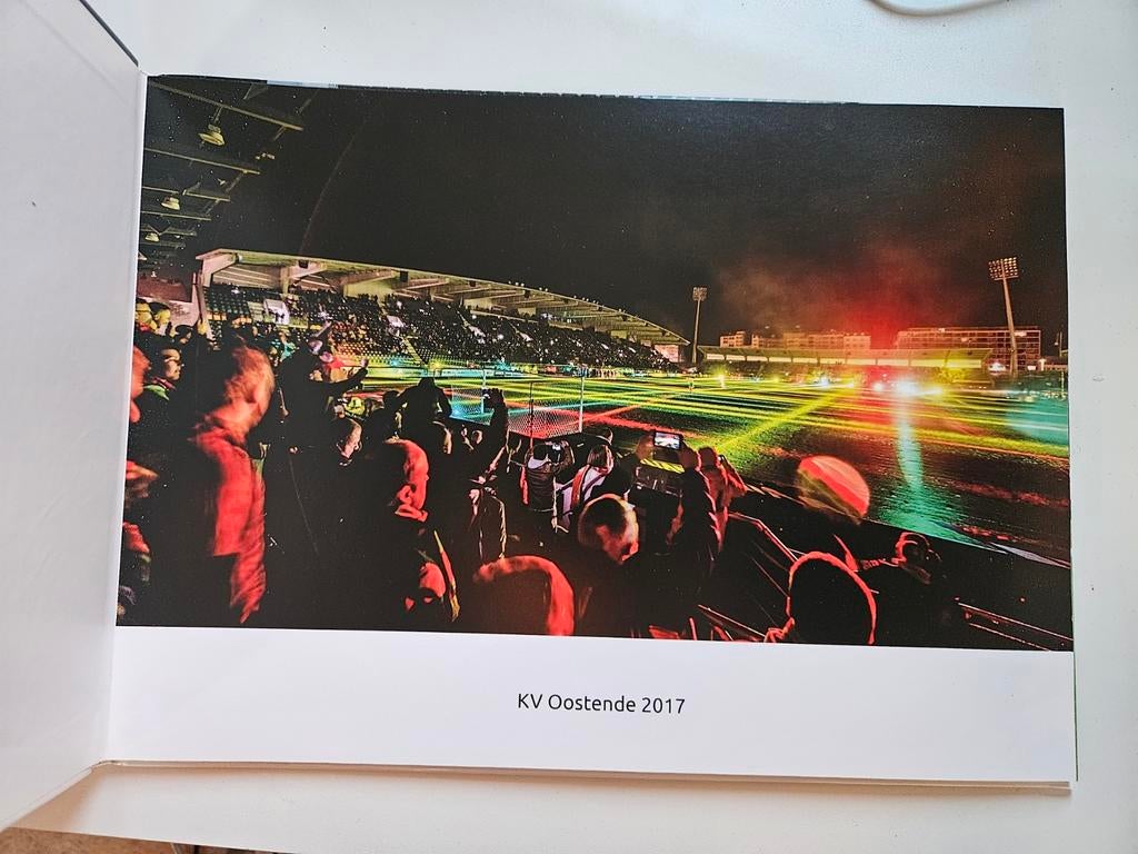 Fotoboek KV Oostende 2017, Ophalen