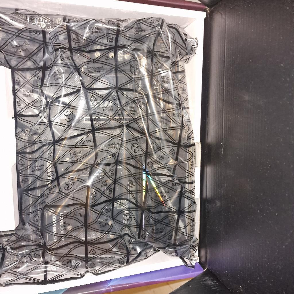 Msi x570 edge wifi, Informatique & Logiciels, Enlèvement ou Envoi, DDR4, Comme neuf, Socket AM4