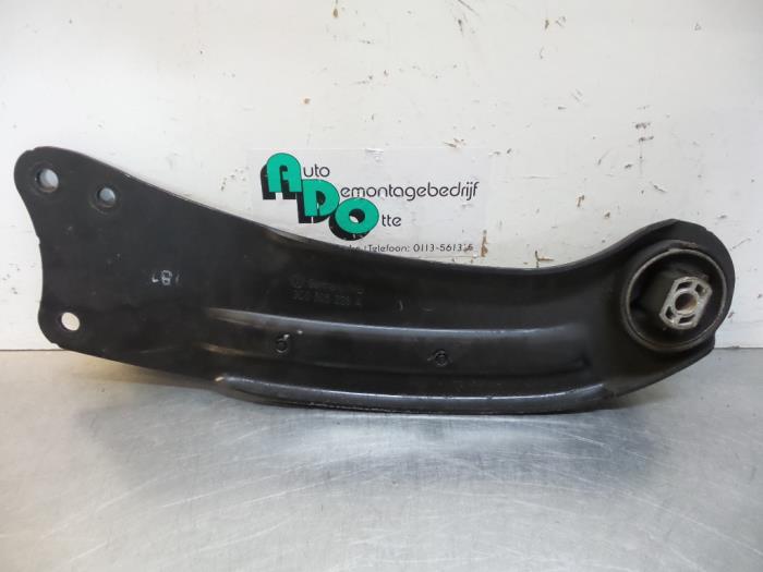 Draagarm links-achter van een Volkswagen Passat (Passat CC 0, Gebruikt, -, -, Ophalen of Verzenden