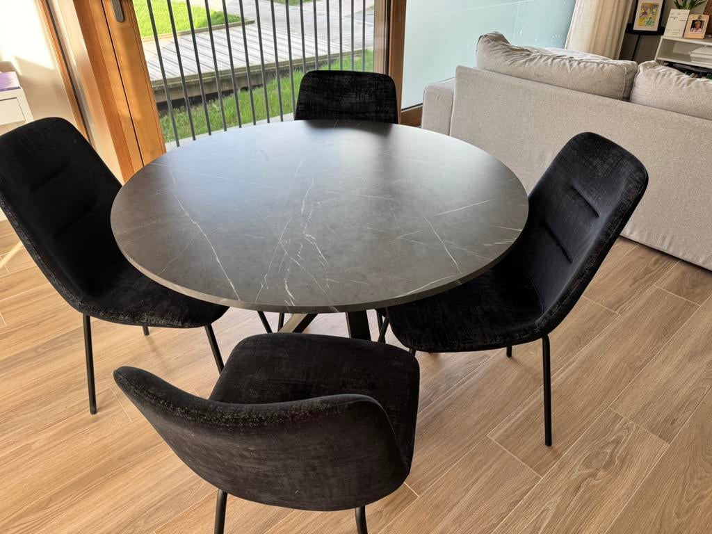 Ronde eettafel MARIEDAMM ikea en 4 Juntoo stoelen, Huis en Inrichting, Tafels | Eettafels, Ophalen, Zo goed als nieuw