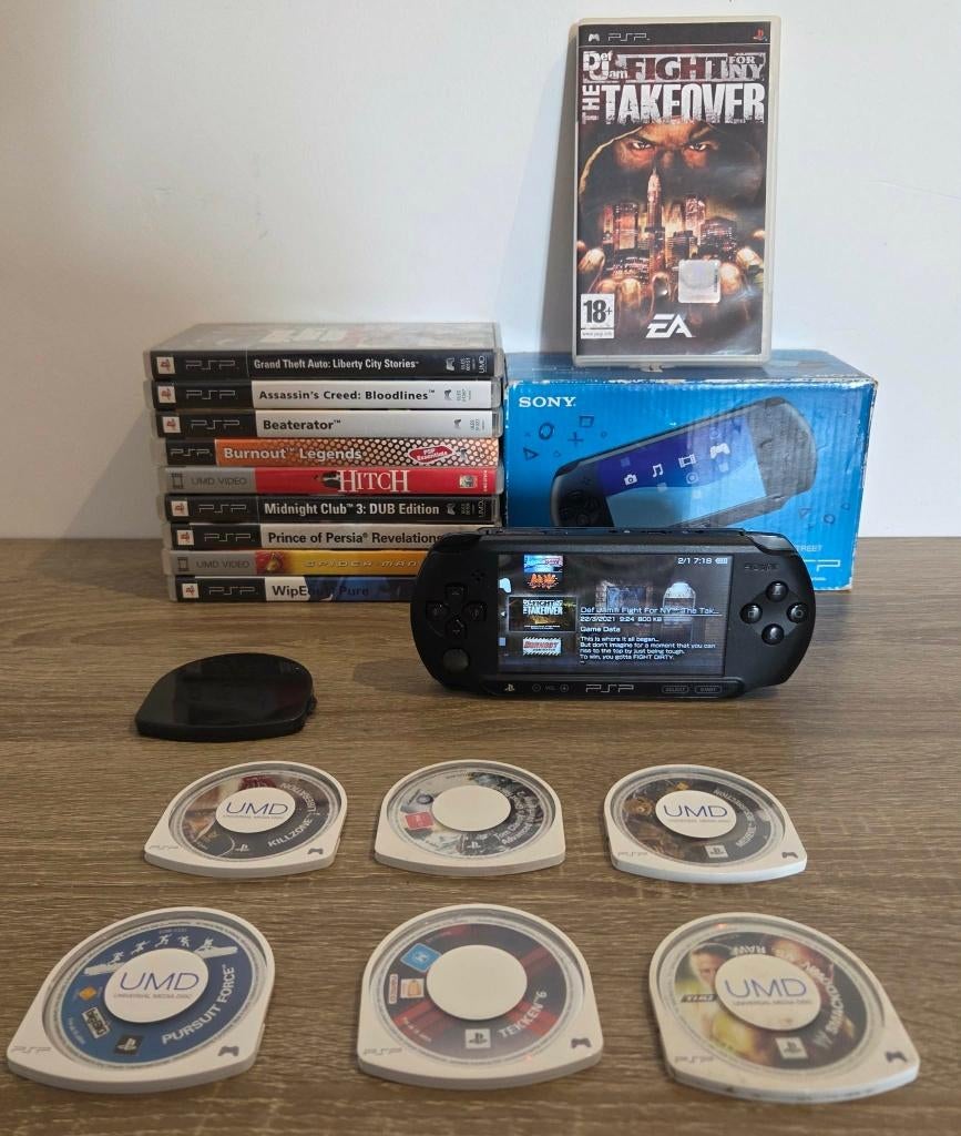 PSP Street Boxed + 16 UMD's + 2GB Memory Card, Games en Spelcomputers, Zwart, Ophalen of Verzenden, Zo goed als nieuw, PSP
