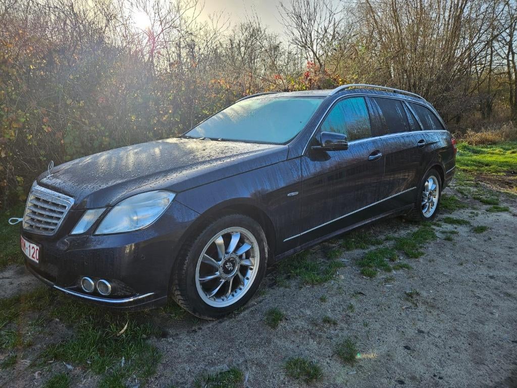 Probleem met de motor van de Mercedes-Benz E 220 CDI, Automaat, 1998 cc, Achterwielaandrijving, Zwart