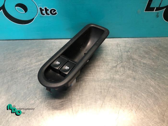 Commutateur vitre électrique d'un Renault Twingo (Twingo 07, Autos : Pièces & Accessoires, Renault, -, 3 mois de garantie, Utilisé