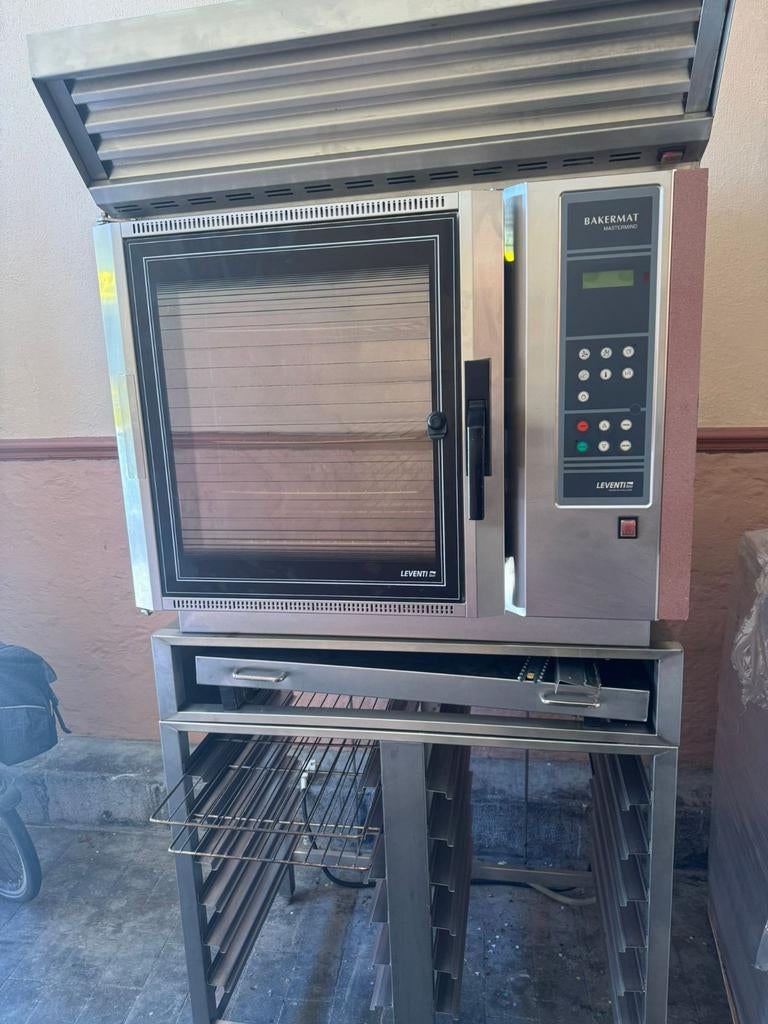 Leventi oven als nieuw voor bakkerij, Ophalen of Verzenden