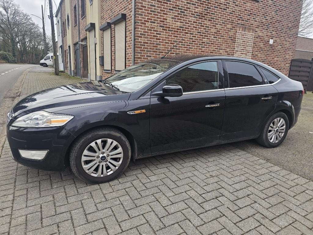Ford Mondeo 2.0 Tdci 136pk Ghia(Bouw2009/250.000km), Auto's, Stof, Zwart, 4 cilinders, Mondeo