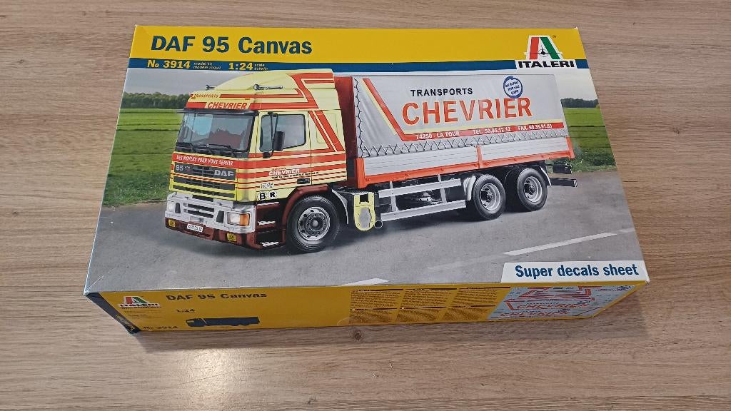 [1/24] Italeri 3914 - Daf 95 Canvas (2016), Hobby & Loisirs créatifs, Modélisme | Voitures & Véhicules, Camion, Plus grand que 1:32