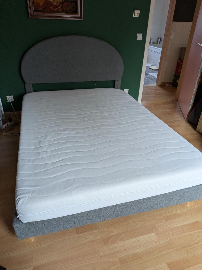 Bijna niet gebruikt bed in inclusief matras 140x200 te koop, Ophalen, Tweepersoons, 140 cm, Zo goed als nieuw