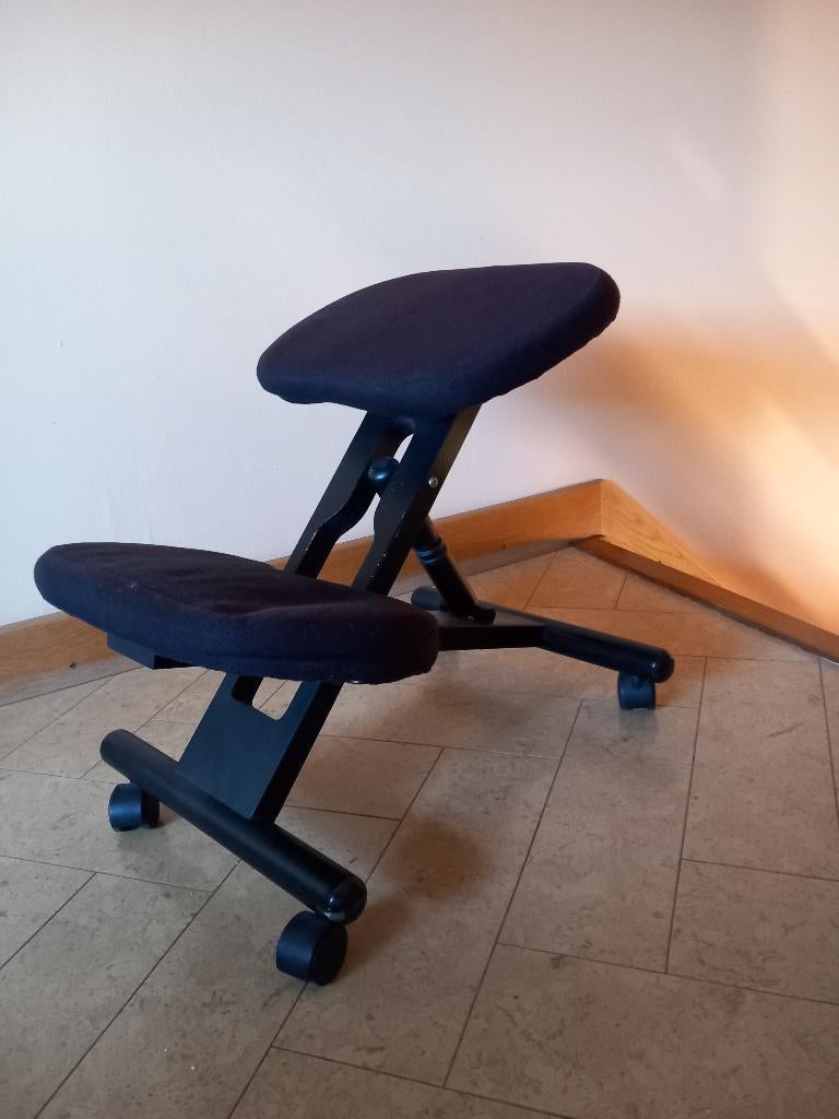 Ergonomische knie stoel, Ophalen, Gebruikt, Zwart, Bureaustoel