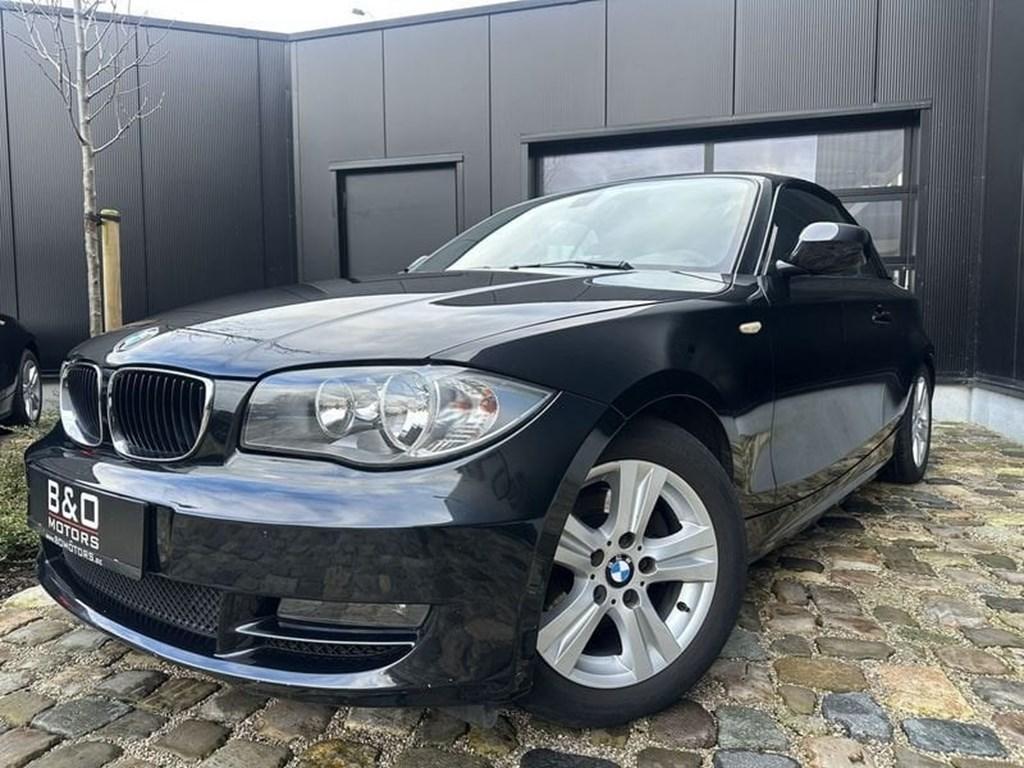 BMW 118 118i Cabrio /Navi/Sportpack/Garantie/LEZ ok/Lage km, Auto's, BMW, 1 Reeks, Zwart, Cabriolet, Zwart