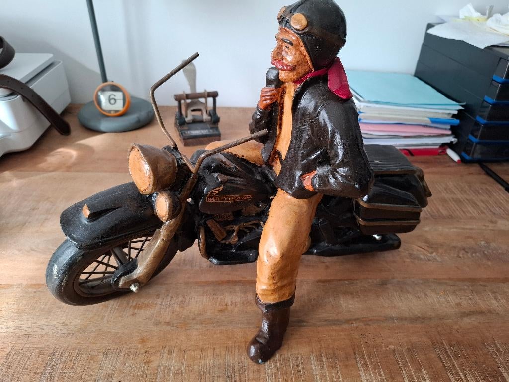 Harley Davidson met Motard, beeld Polystone zeldzaam 50CM, Hobby & Loisirs créatifs, Modélisme | Voitures & Véhicules, Enlèvement