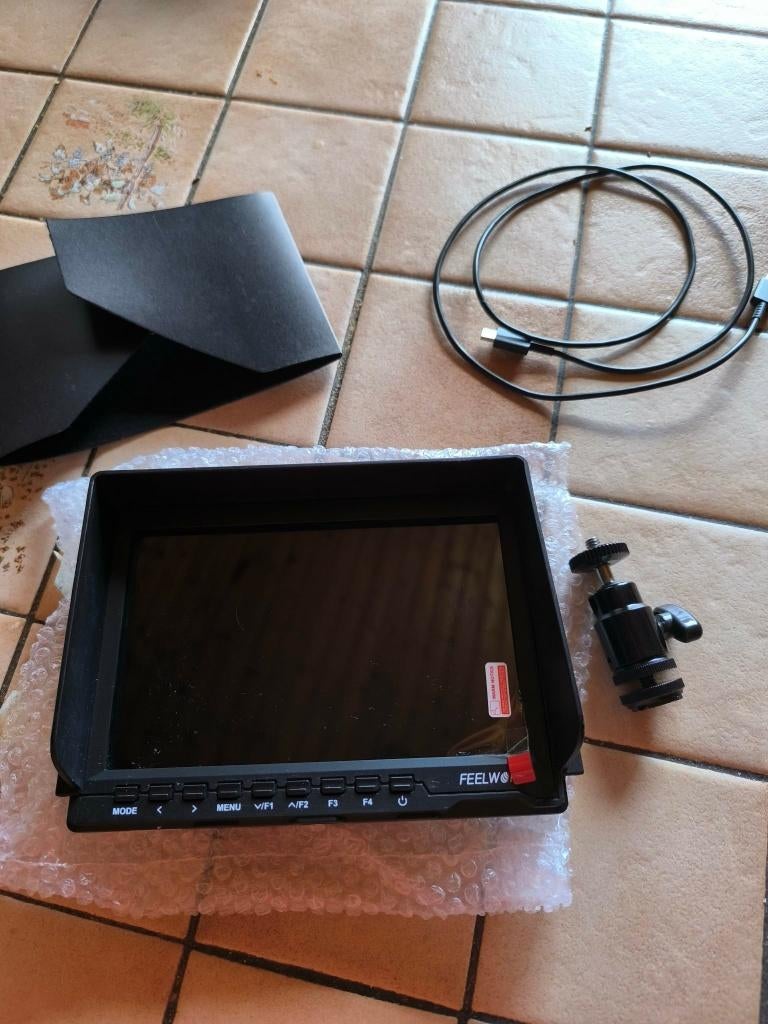 Moniteur externe pour camescope + chargeurs complets, Audio, Tv en Foto, Videocamera's Digitaal, Ophalen of Verzenden, Zo goed als nieuw