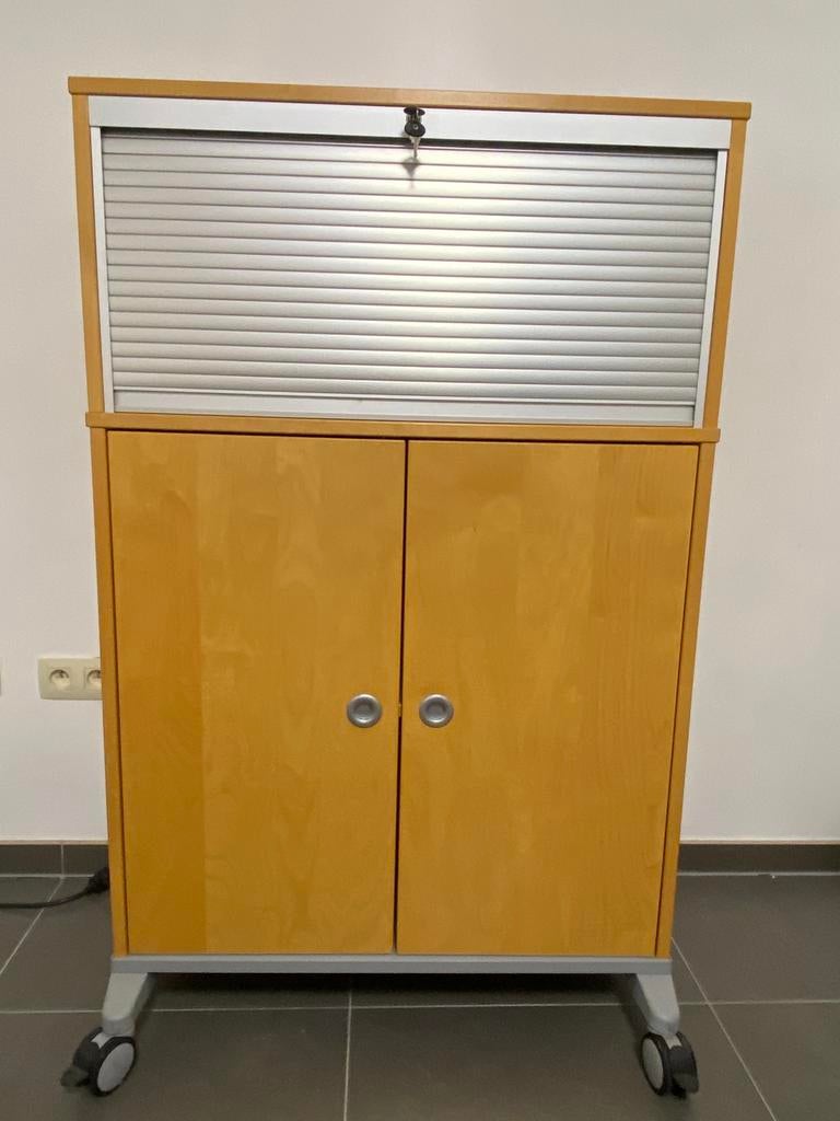 Armoire à portes roulantes sur roulettes, Maison & Meubles, Enlèvement, Comme neuf