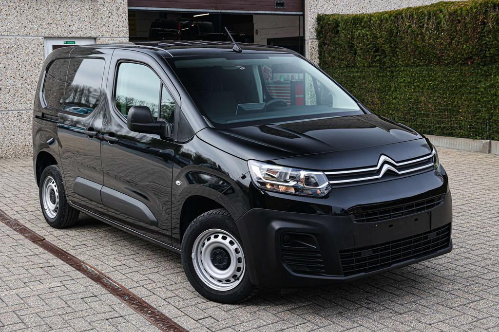 Citroën Berlingo 3-ZITPLAATSEN*APPLE-CARPLAY*PARKEERSENSORE, Voorwielaandrijving, 75 kW, Gebruikt, 4 cilinders