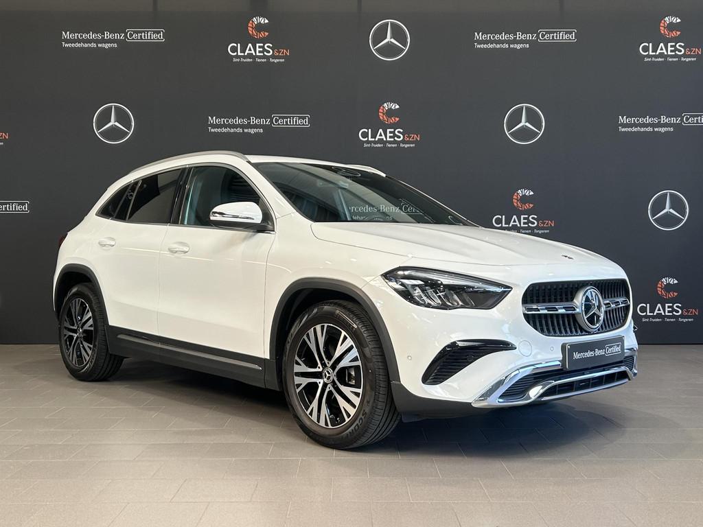Mercedes-Benz GLA-klasse 180 Luxury Line DOS 8488, Auto's, Mercedes-Benz, Stuurwielverwarming, Stof, Gebruikt, Zwart