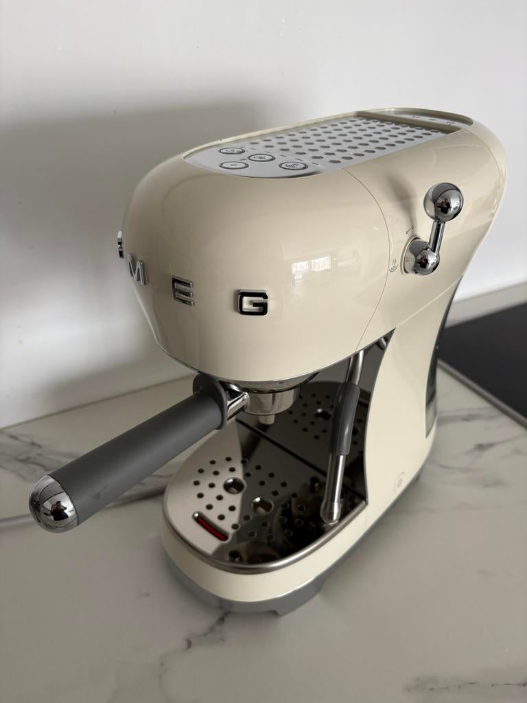 Smeg espressomachine (met doos), Elektronische apparatuur, Koffiezetapparaten, Ophalen, Espresso apparaat, Gemalen koffie, Zo goed als nieuw