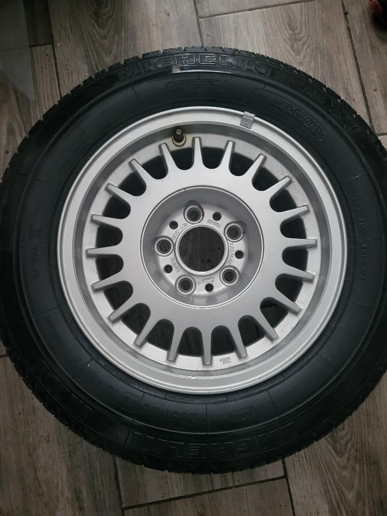 Roue de secour bmw neuve, Enlèvement, Pneus et Jantes