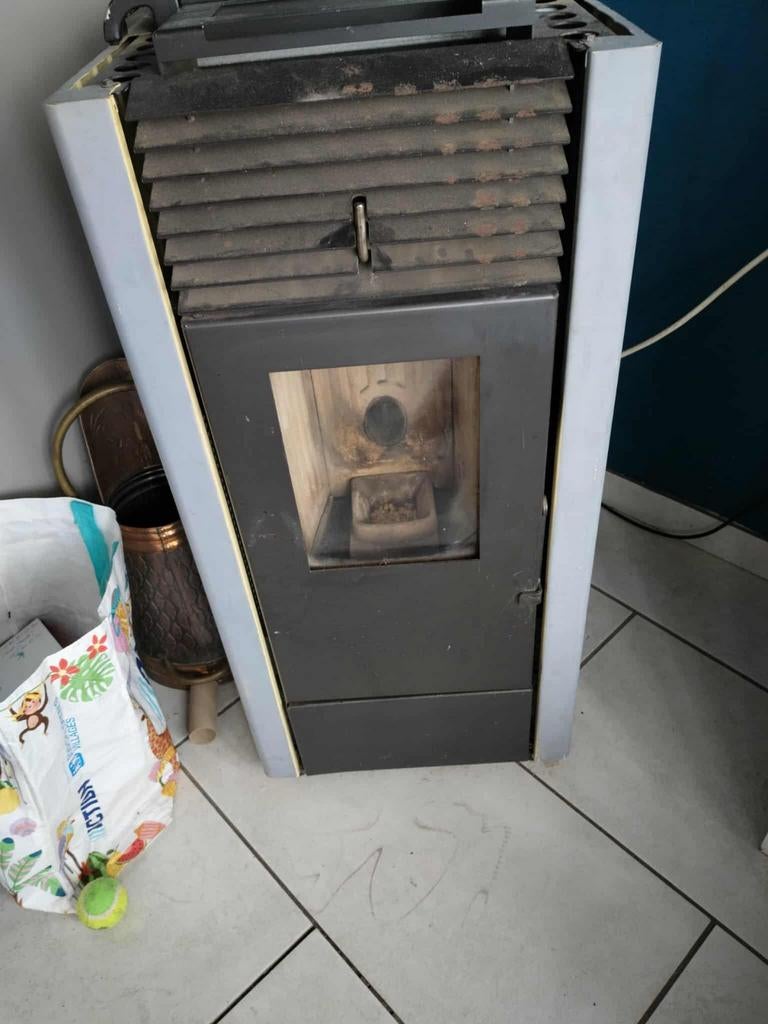 Poêle a pellet, Ophalen