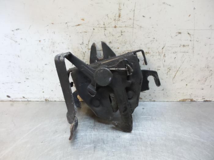 Mécanique de verrouillage capot d'un Hyundai Matrix (Matrix, Autos : Pièces & Accessoires, -, 3 mois de garantie, Utilisé, Hyundai