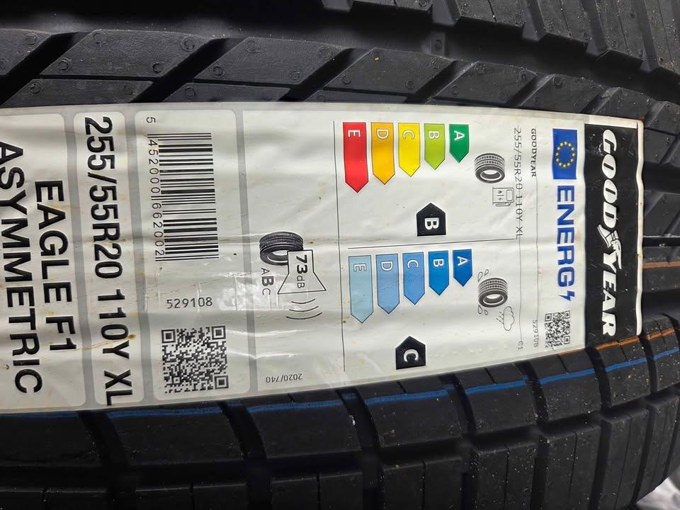 255-55R20 Pneux NEUF Goodyear Eagle F1 SUV, Neuf, 255 mm, Véhicule de tourisme, Pneus été