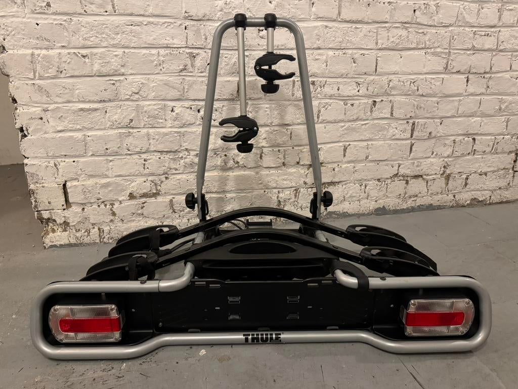 THULE fietshouder (2 fietsen) kantelbaar en afsluitbaar, Auto diversen, Fietsendragers, Ophalen, 2 fietsen, Zo goed als nieuw