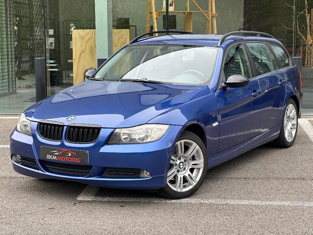 BMW 318i/Climatisation/Attelage de remorque/146347 km, Autos, Achat, Entreprise, Boîte manuelle, Noir