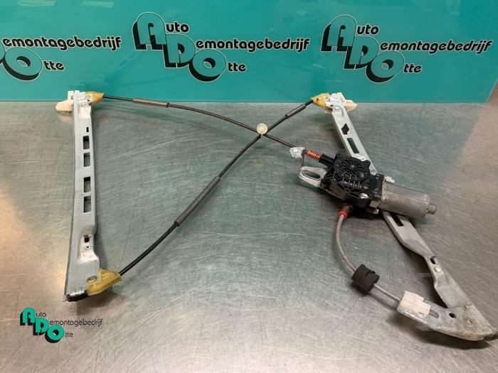 Mécanique vitre 4portes avant gauche d'un Peugeot 206 (206, -, 3 mois de garantie, Utilisé, -