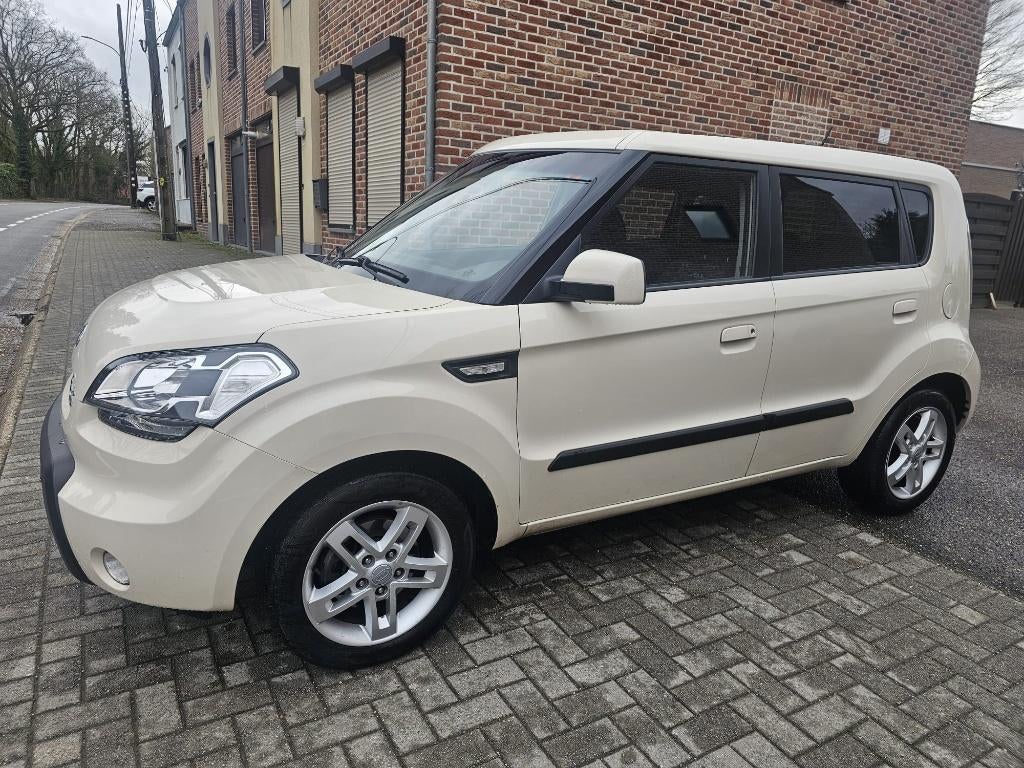 Kia Soul 1.6 Crdi 115pk(Bouwjaar2011/176.000km)Top Staat, Auto's, Voorwielaandrijving, Stof, 4 cilinders, Beige