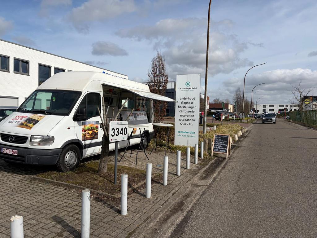 Foodtruck te koop met toplocatie, Euro 2, Achat, Boîte manuelle, Autre carrosserie