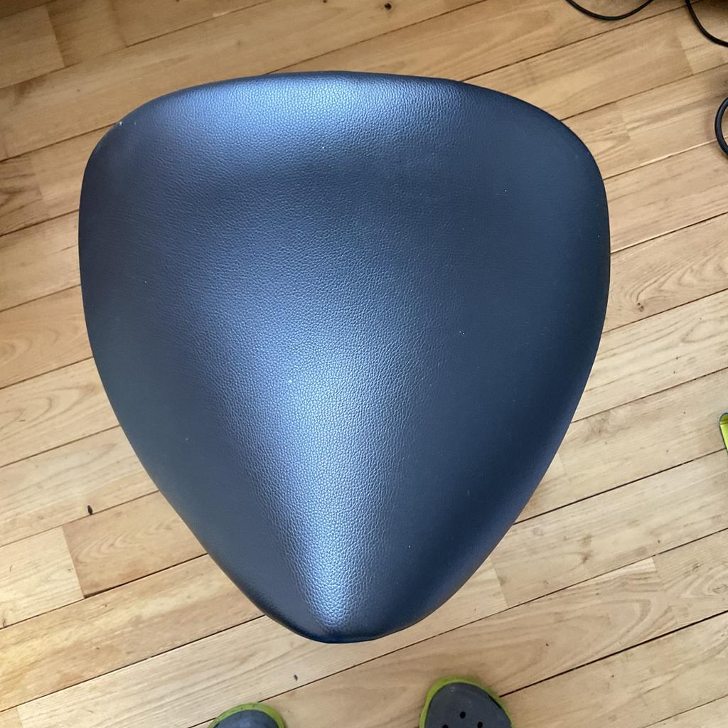 Tabouret ergonomique, Enlèvement, Utilisé