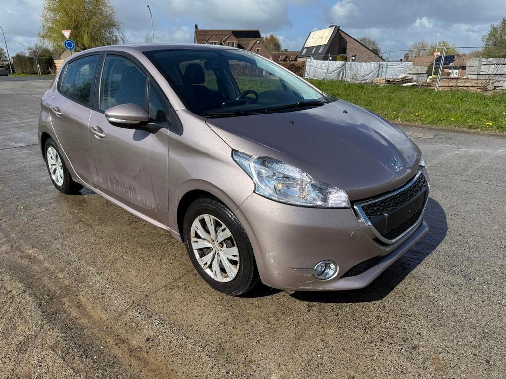 Peugeot 208 avec seulement 24000km, Autos, Euro 5, Autres couleurs, 5 portes, Particulier