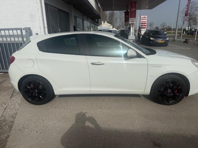 Alfa Giulietta 1400 Benzine Veel KM! Rijdt Zeer Goed!, Auto's, Euro 5, Stof, 4 cilinders, Wit