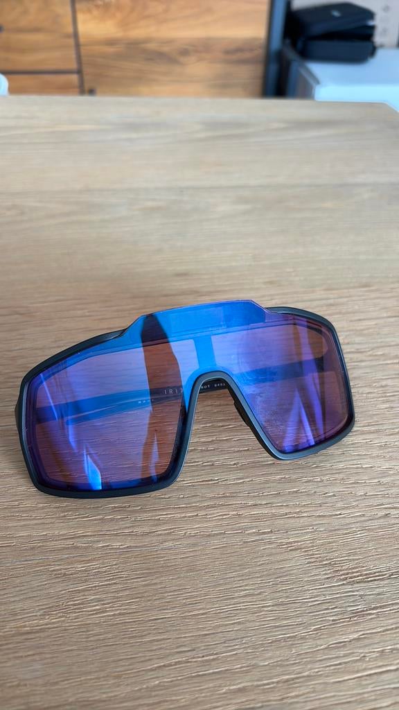 Batteryless Electronic Sunglasses bike and run— OUT OF BOT 2, Enlèvement ou Envoi, Comme neuf, Lunettes