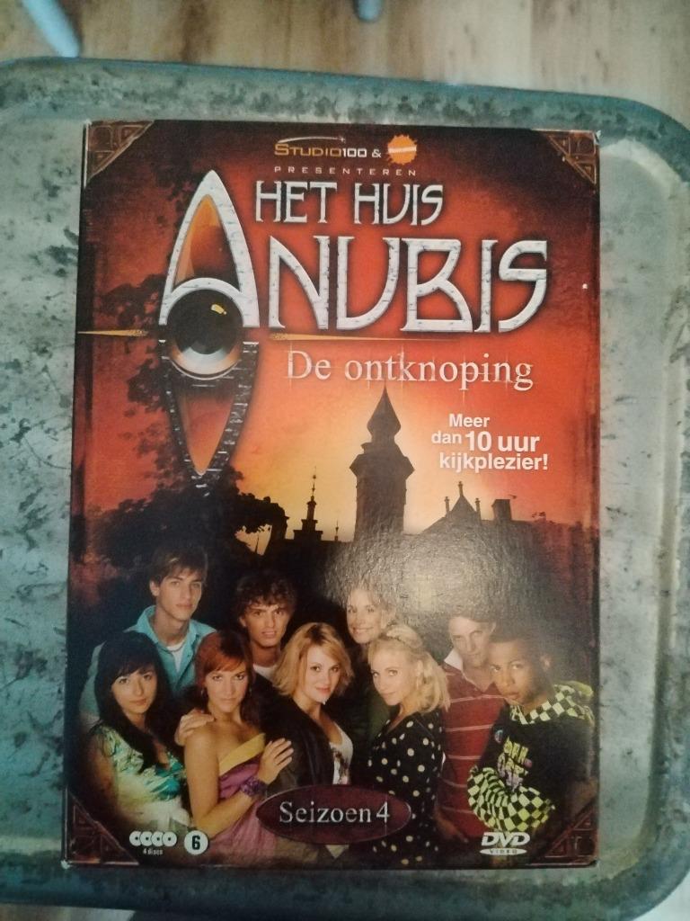 Studio 100 pakket (Anubis de ontknoping + Amika Seizoen 3), CD & DVD, DVD | Enfants & Jeunesse, Comme neuf, TV fiction, Coffret