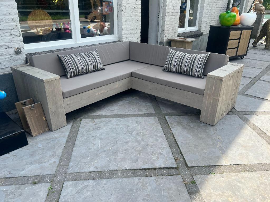 Showroomuitverkoop 50% korting : loungebank met kussens, 5 zitplaatsen, Steigerhout, Ophalen of Verzenden, Zo goed als nieuw