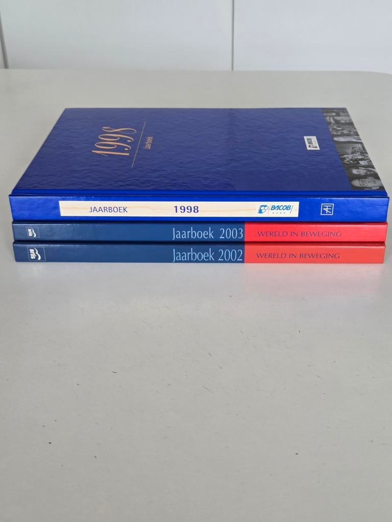 3 jaarboeken 1998,2002,2003, Boeken, Geschiedenis | Nationaal, Ophalen of Verzenden, Zo goed als nieuw