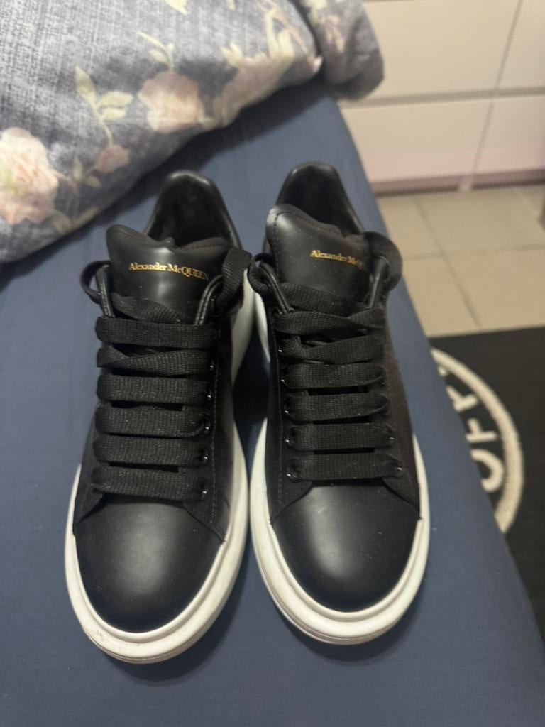 Alexander McQueen, Sneakers et Baskets, Comme neuf, Enlèvement, Noir