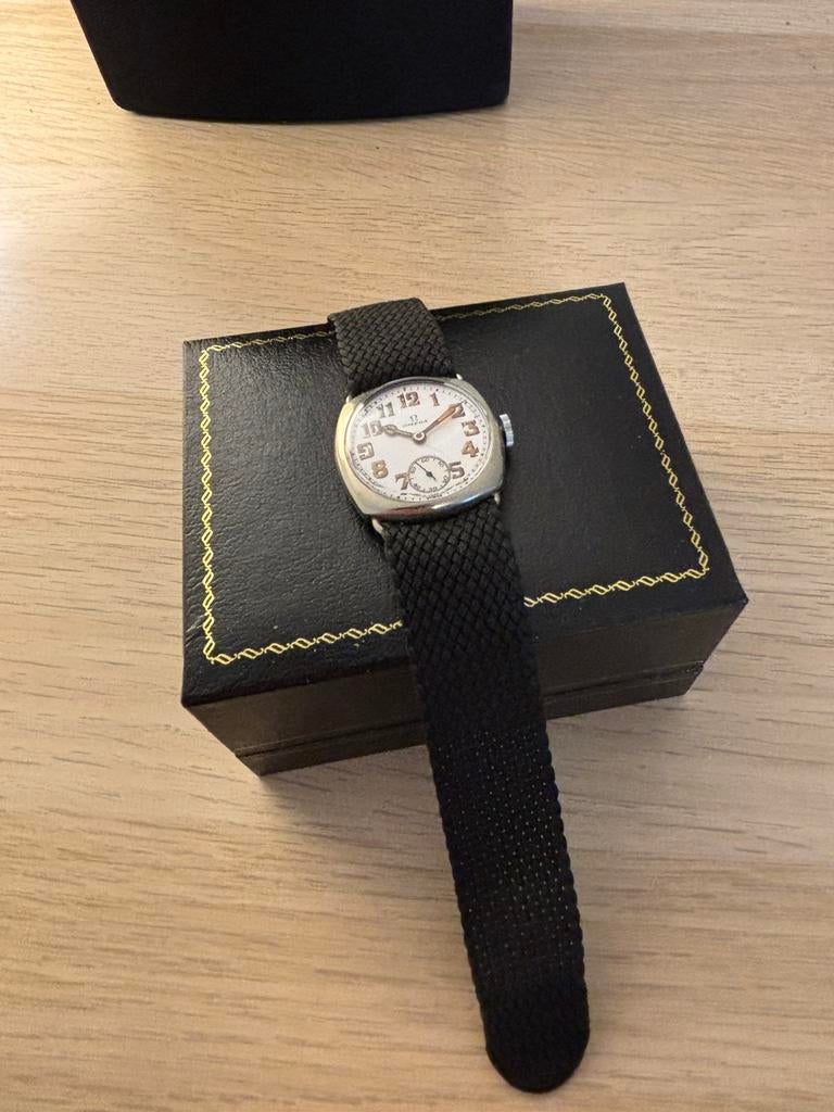 Omega van de loopgraaf 1930, Ophalen of Verzenden, Zo goed als nieuw