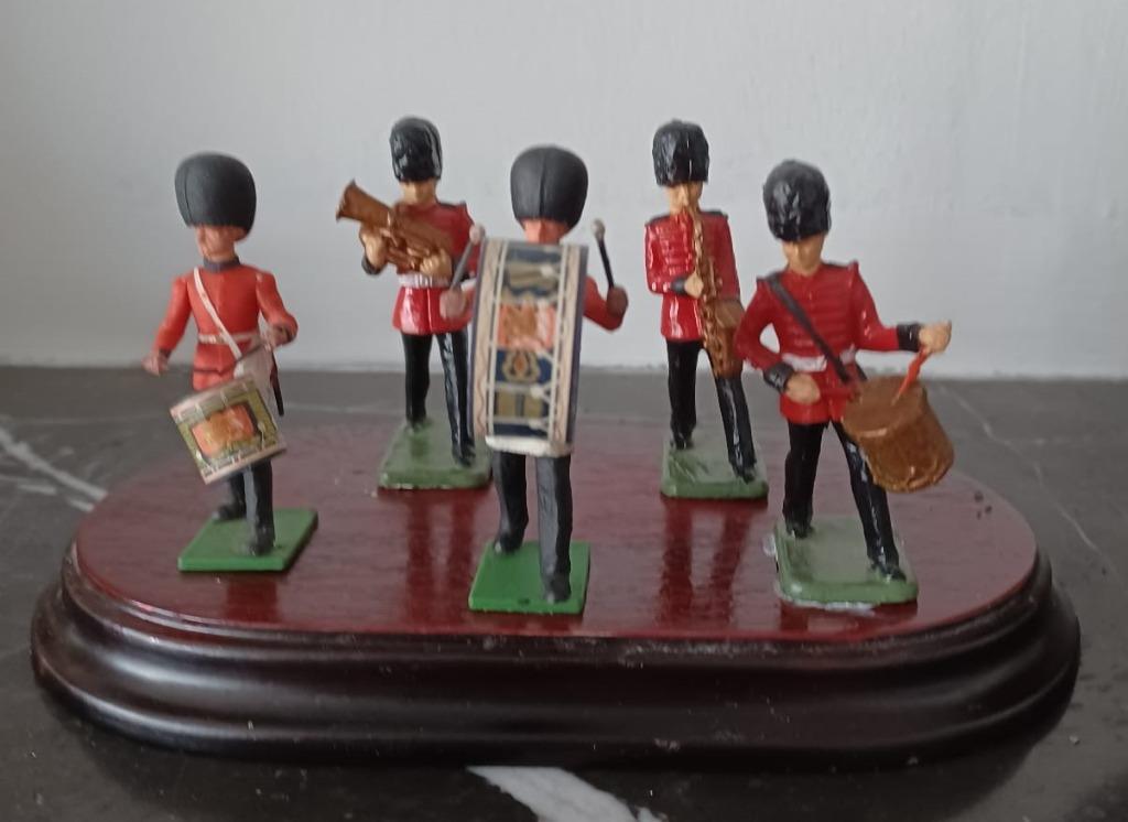Petits soldats britanniques avec instruments, Enlèvement ou Envoi, Comme neuf