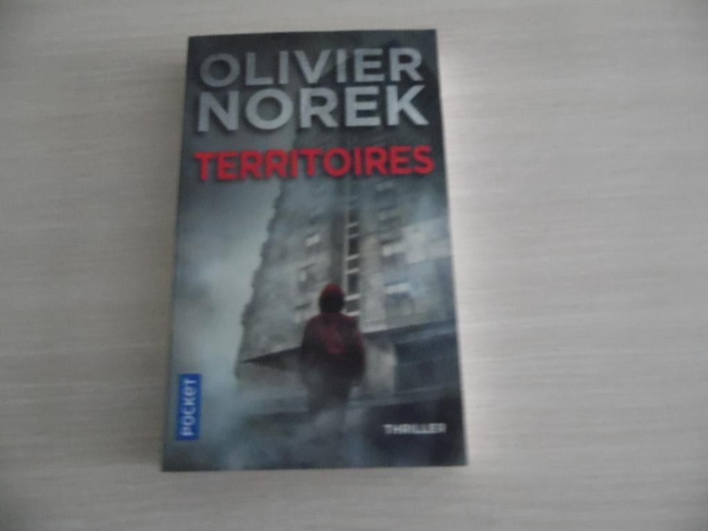 TERRITOIRES       OLIVIER NOREK, Livres, Enlèvement ou Envoi, Comme neuf, Europe autre, Olivier Norek