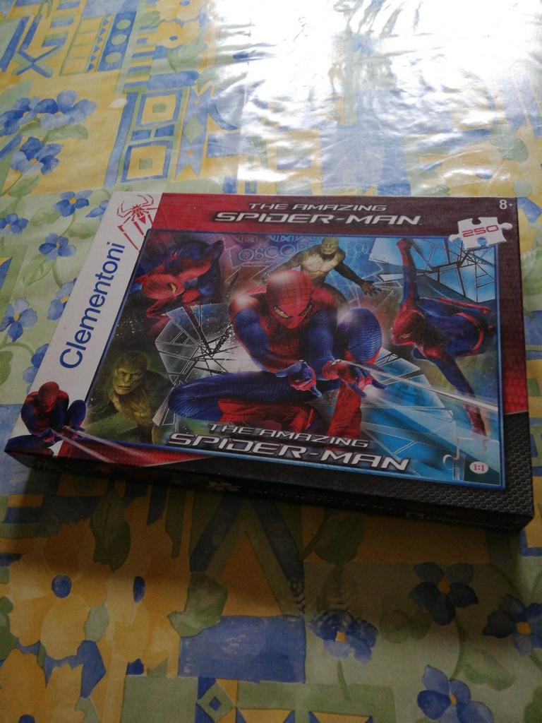 Puzzle Spider-Man. 250 pieces., Enlèvement ou Envoi, Comme neuf