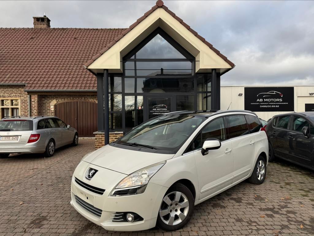 Peugeot 5008 1.6E-HDI 2013 136.000 km Automaat Pano Navi, Automaat, Leder, Bedrijf, Diesel