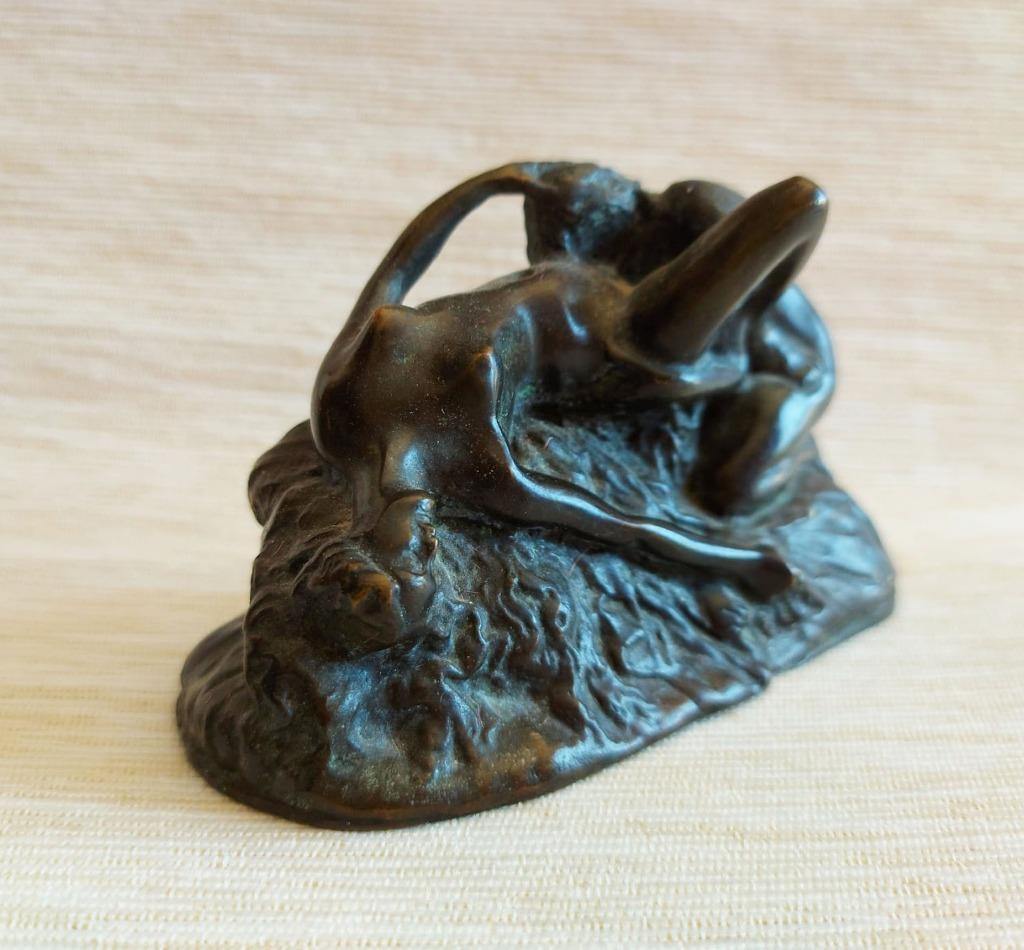 Bronzen beeldje 'les Deux Amies' Jef Lambeaux - rond 1900, Antiek en Kunst, Verzenden