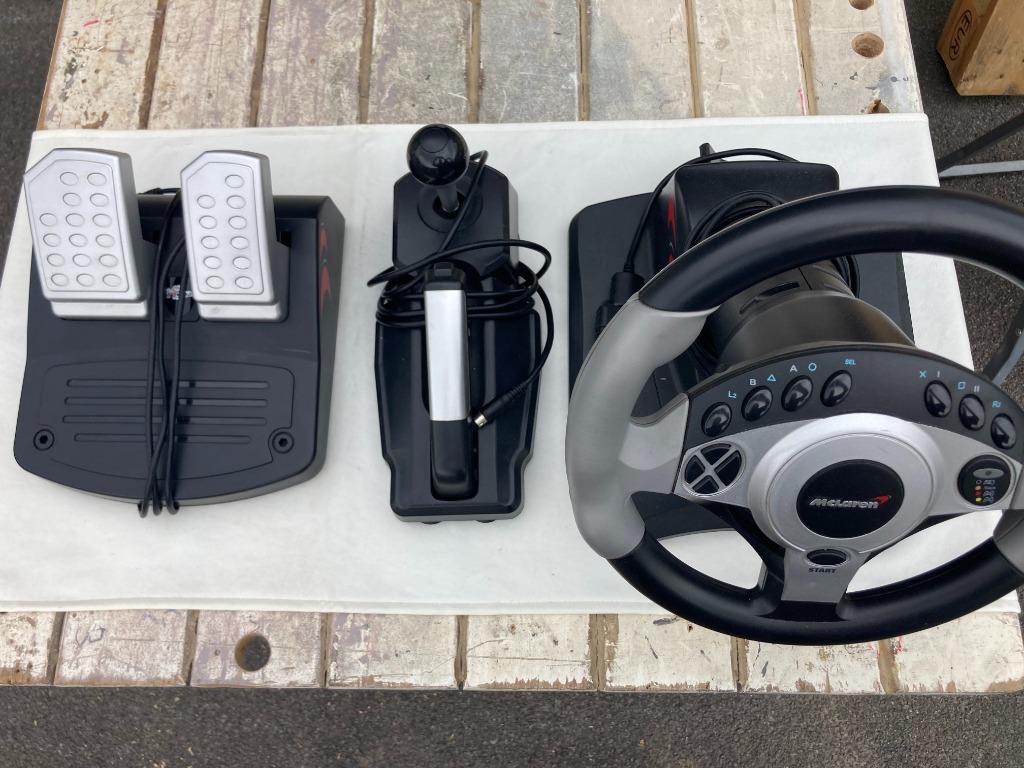 PS 2 - F1 stuur + pedalen + versnellingspook, Games en Spelcomputers, Ophalen of Verzenden, Zo goed als nieuw, Controller, PlayStation 2