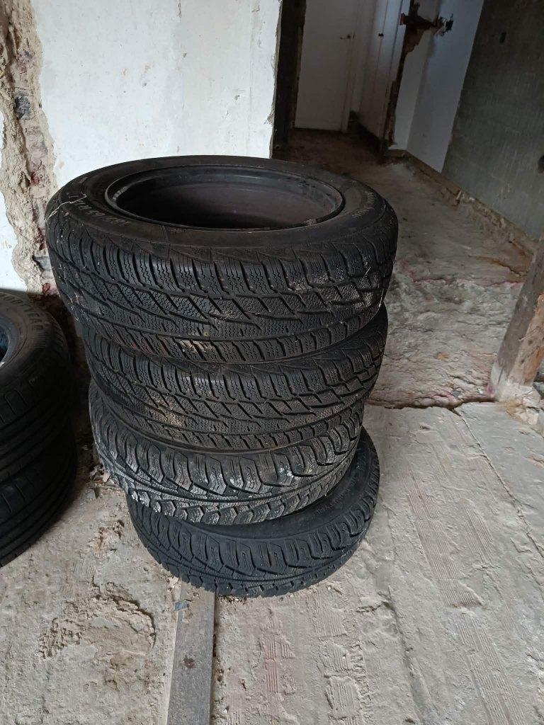 4 winterbanden Matador 185/65 r15 (bijna nieuw), Auto-onderdelen, Banden en Velgen, Ophalen, Gebruikt, 15 inch, Band(en)