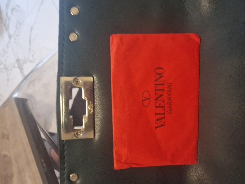 Sac valentino garavani clouté  vert  rouge a l'intérieur, Enlèvement, Comme neuf