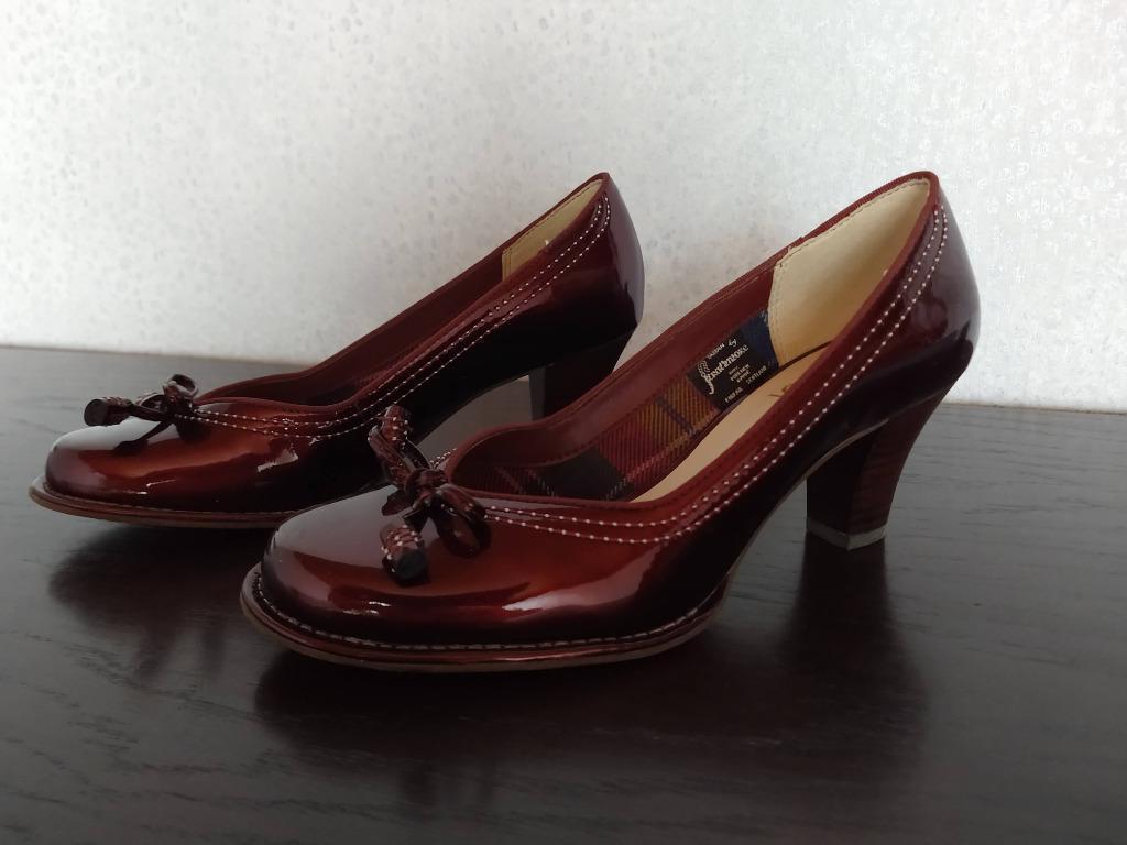 Damesschoenen in lakleder Clarks, Ophalen of Verzenden, Zo goed als nieuw, Schoenen met hoge hakken, Clarks